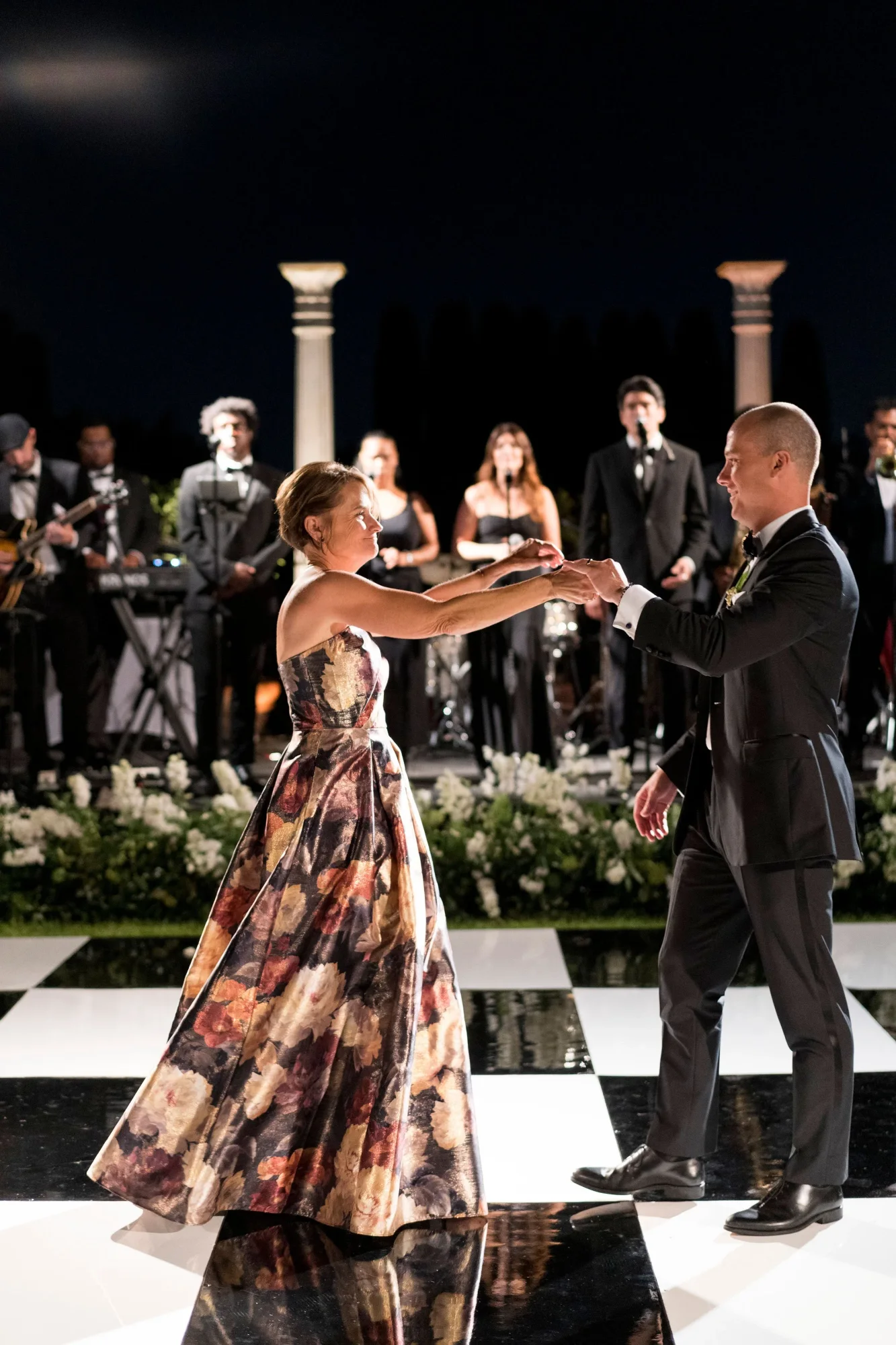 Guests dancing in front of Soultones.